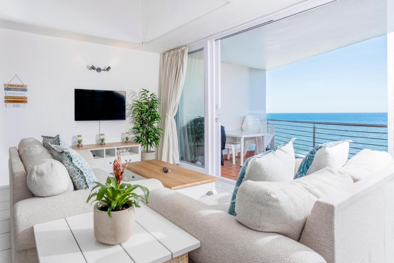 Ocean Blue At Chakas Cove, Beachfront Apartamento *